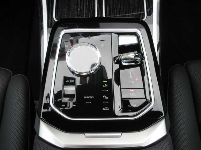 Bmw 7 SERIES 2023-03 5843-29