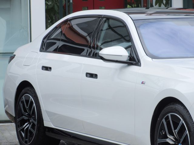 Bmw 7 SERIES 2023-03 5843-8