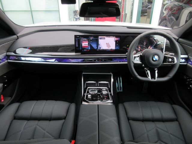 Bmw 7 SERIES 2023-03 5843-1