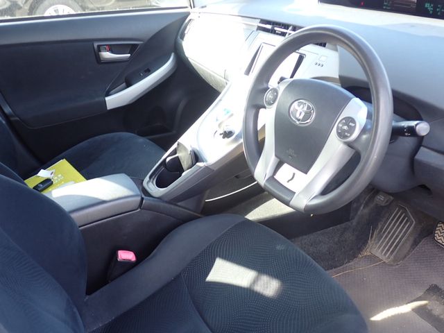 Toyota PRIUS 2012-11 27441-1
