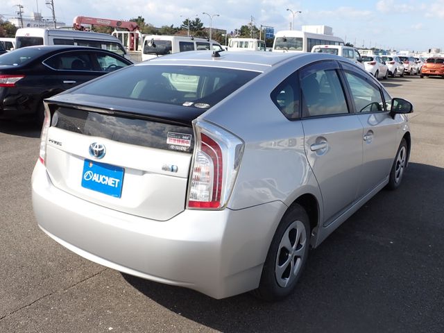 Toyota PRIUS 2012-11 27441-9