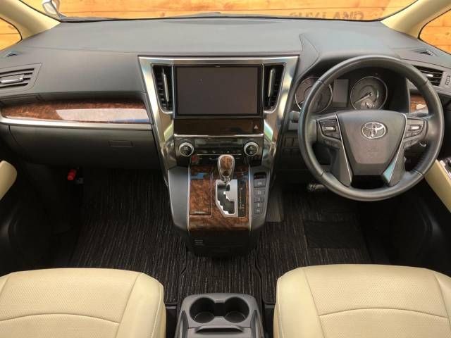 Toyota ALPHARD 2019-08 194902-1
