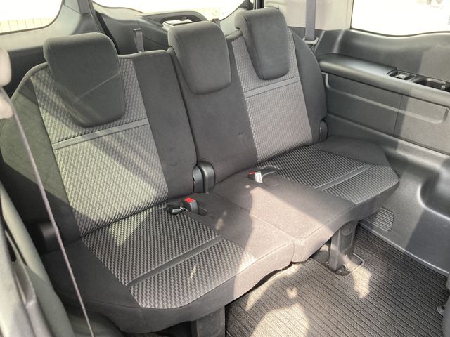 Honda e 2015-09 196461-16