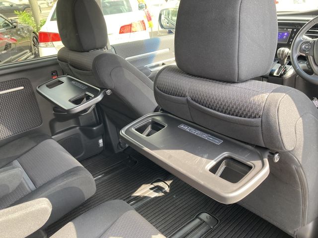 Honda e 2015-09 196461-18