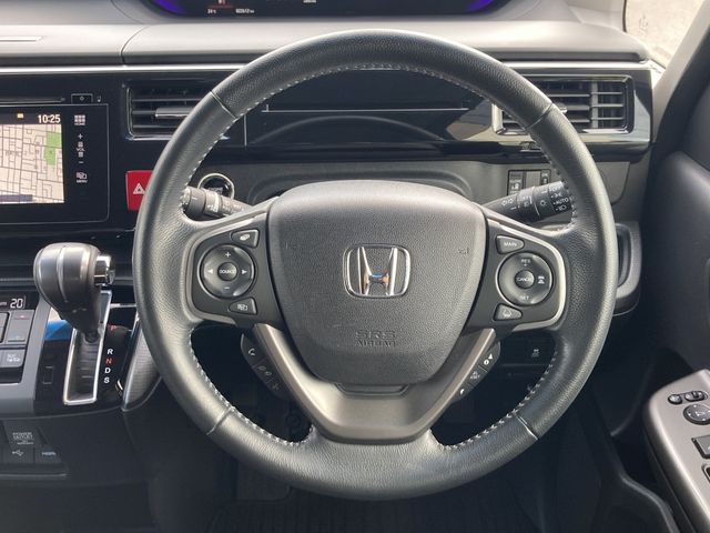 Honda e 2015-09 196461-7
