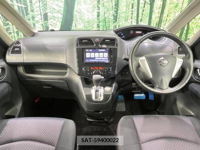 Nissan SERENA 2013-10 325498-1