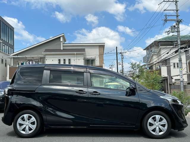 Toyota SIENTA 2019-01 11893-9