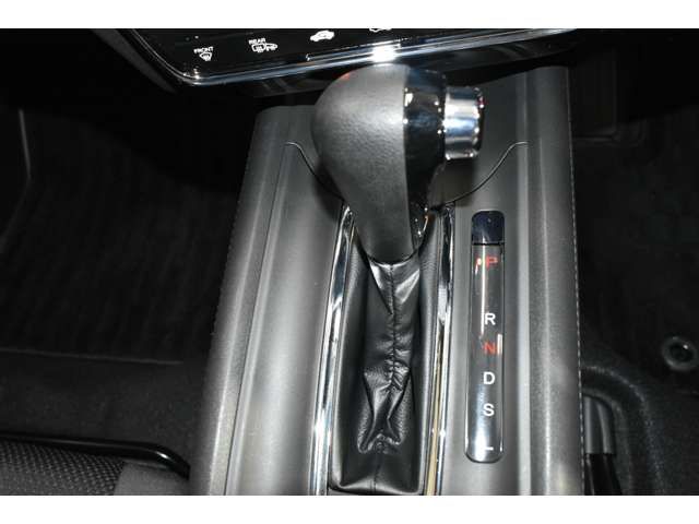 Honda VEZEL 2018-06 4787-15