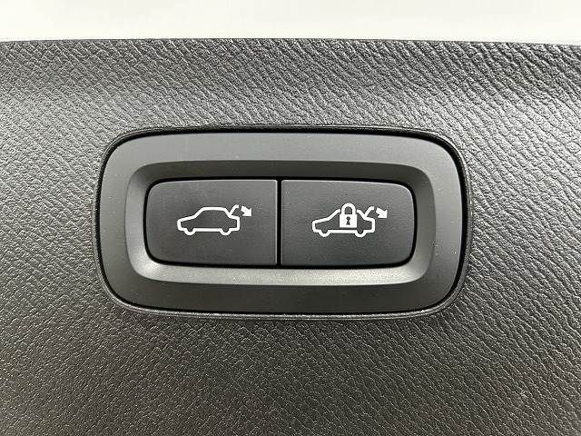 Volvo XC90 2017-06 6050-8