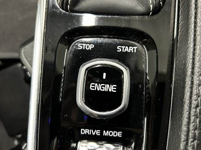 Volvo XC90 2017-06 6050-11