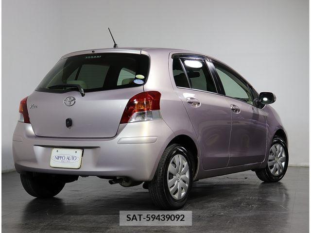 Toyota VITZ 2009-10 216150-2