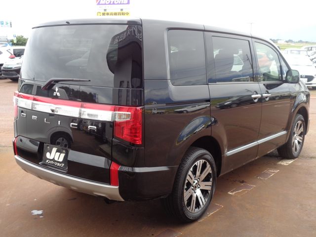 Mitsubishi DELICA D5 2023-03 24012-2