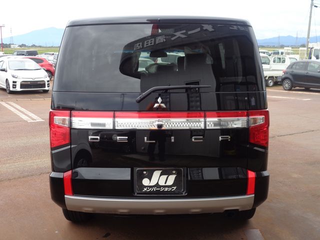 Mitsubishi DELICA D5 2023-03 24012-6
