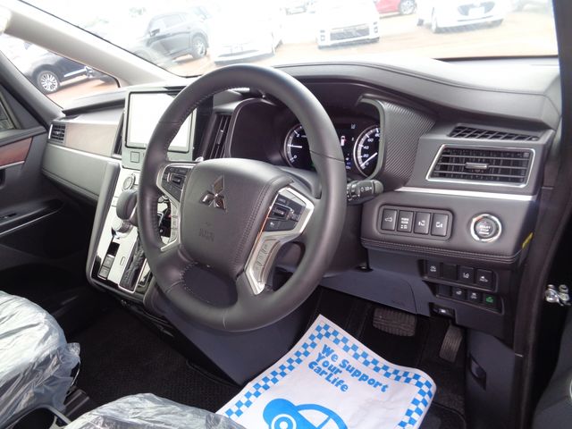 Mitsubishi DELICA D5 2023-03 24012-1