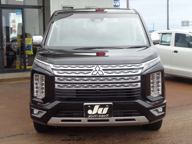 Mitsubishi DELICA D5 2023-03 24012-3