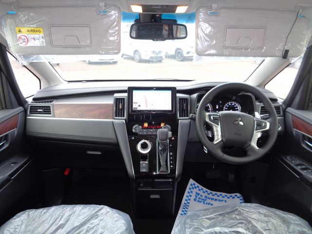 Mitsubishi DELICA D5 2023-03 24012-7