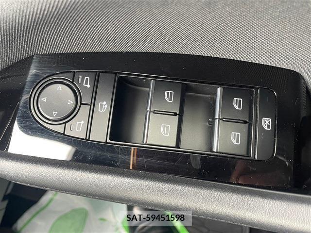 Mazda MAZDA3 2022-04 215667-19