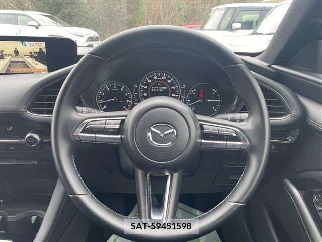 Mazda MAZDA3 2022-04 215667-9
