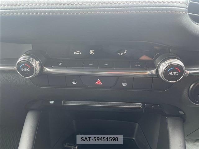 Mazda MAZDA3 2022-04 215667-15