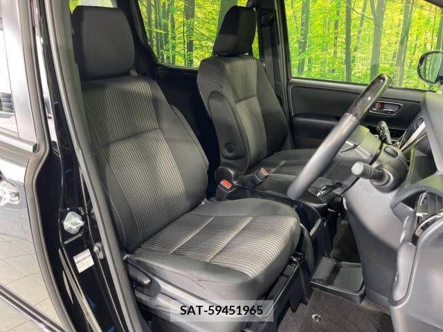 Toyota VOXY 2019-05 288946-8