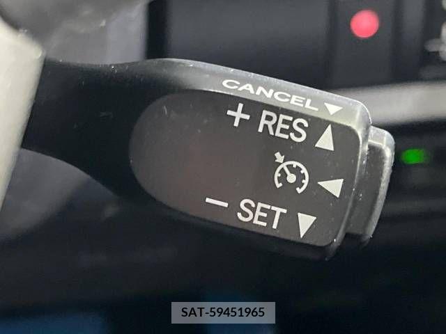 Toyota VOXY 2019-05 288946-7