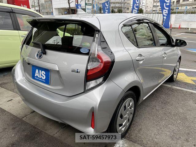 Toyota AQUA 2017-07 228471-2