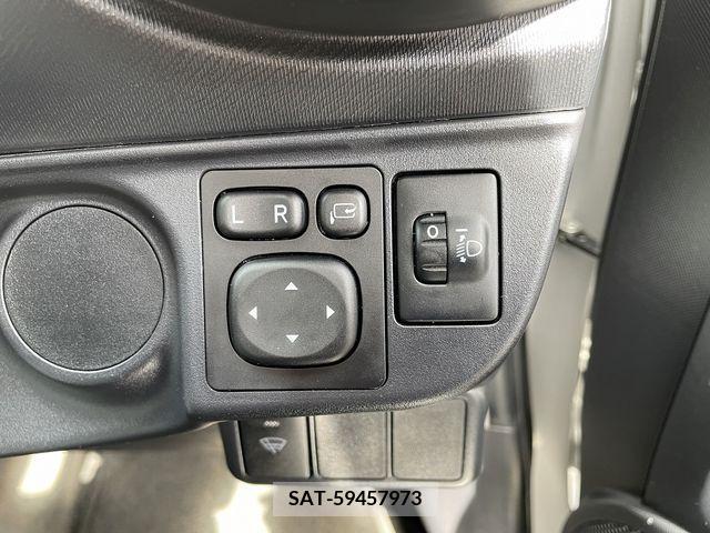 Toyota AQUA 2017-07 228471-9
