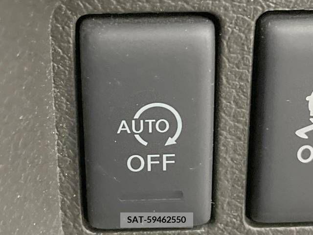 Nissan CUBE 2017-07 320725-4