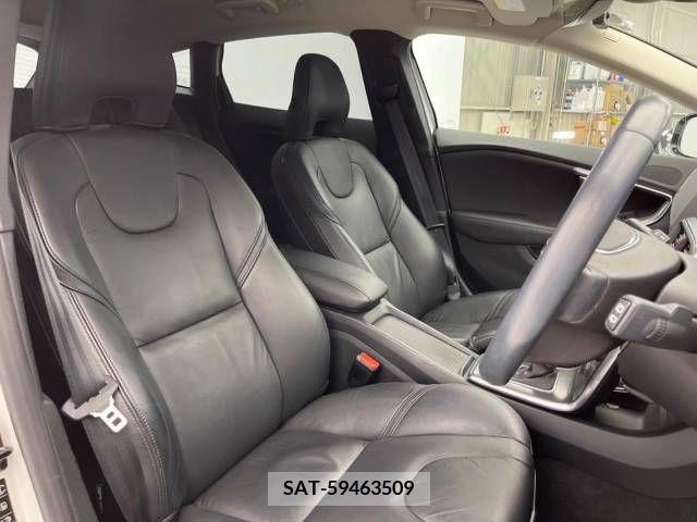 Volvo V40 2013-03 214101-12