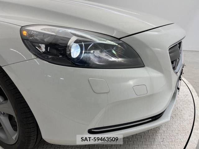 Volvo V40 2013-03 214101-14