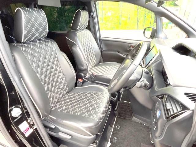 Toyota NOAH HYBRID 2018-09 20522-9