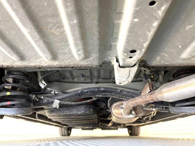 Toyota NOAH HYBRID 2018-09 20522-19
