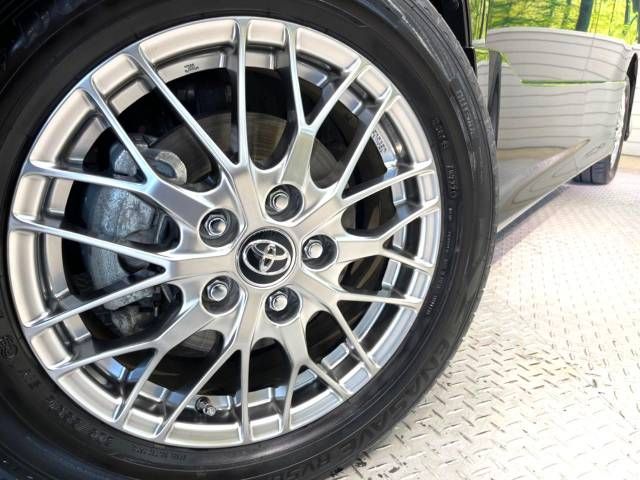 Toyota NOAH HYBRID 2018-09 20522-14
