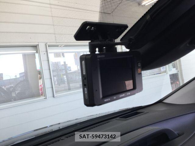 Toyota PRIUS 2016-05 282392-18