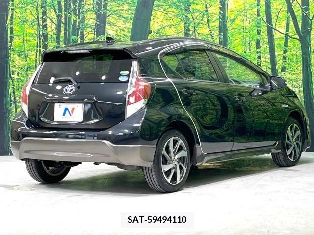 Toyota AQUA 2015-06 353084-17