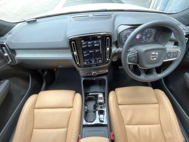 Volvo XC40 2021-11 14043-1