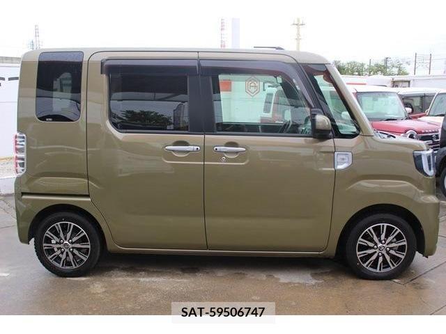 Toyota Pixis Mega 2019-05 242501-9