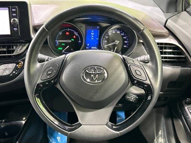 Toyota C-HR 2017-02 189054-11