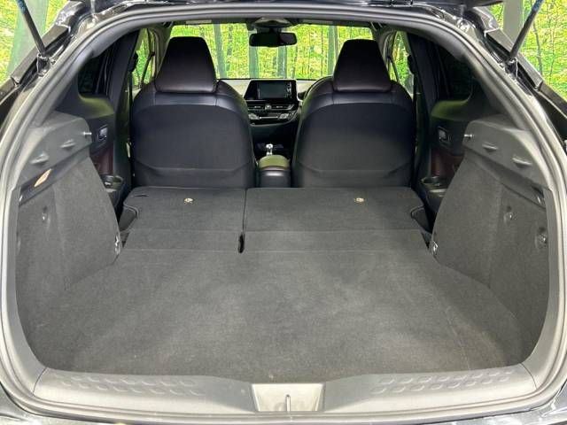 Toyota C-HR 2017-02 189054-10
