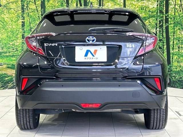 Toyota C-HR 2017-02 189054-15