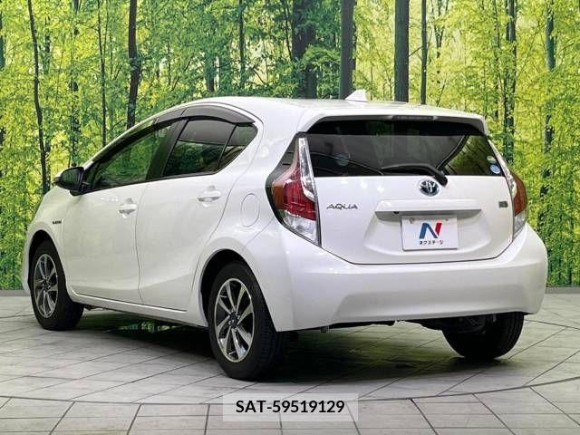 Toyota AQUA 2015-12 251498-17