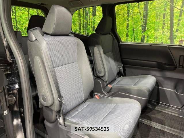 Toyota NOAH 2023-04 226033-9