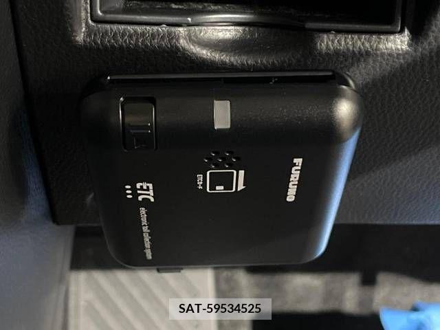 Toyota NOAH 2023-04 226033-6