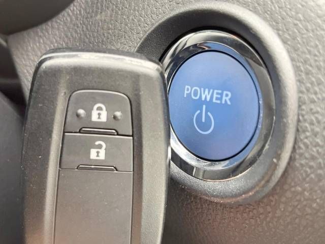 Toyota C-HR 2018-11 22898-9