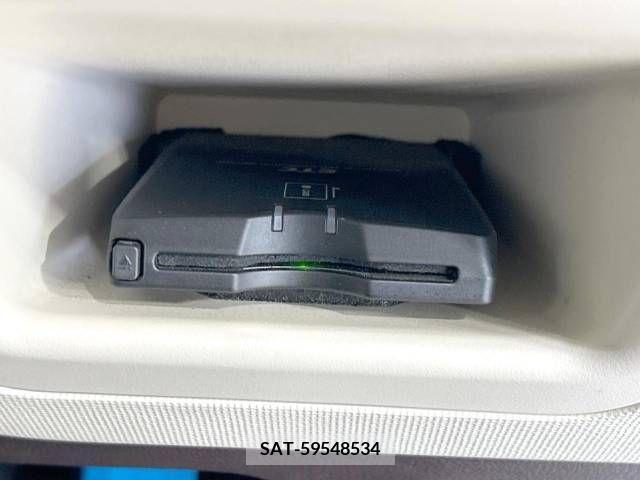 Toyota PORTE 2013-01 283672-3