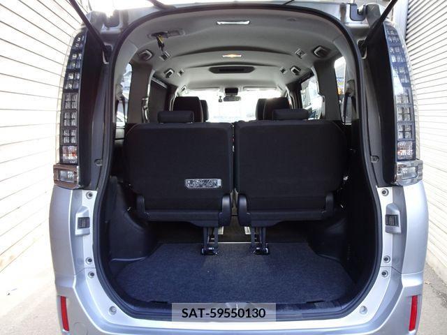 Toyota VOXY 2016-12 372173-19