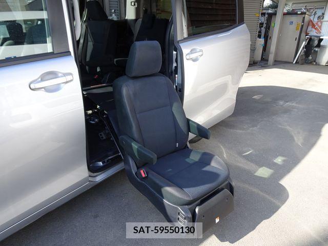 Toyota VOXY 2016-12 372173-14