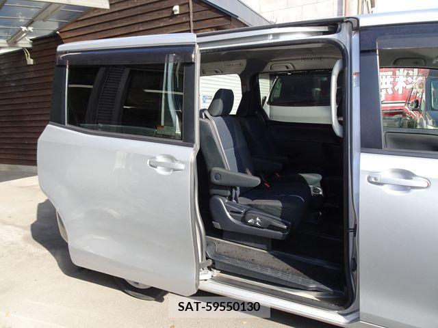 Toyota VOXY 2016-12 372173-27