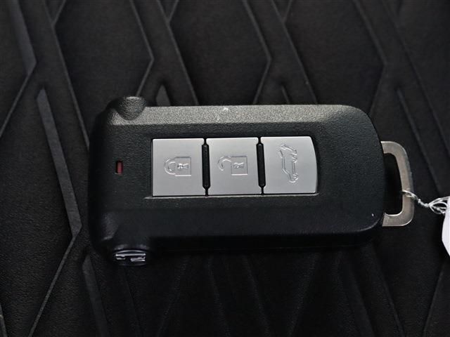 Mitsubishi DELICA D5 2022-08 27198-17