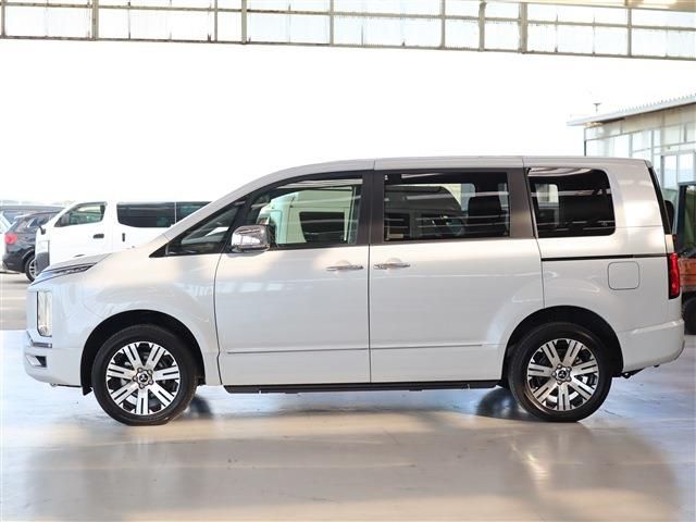 Mitsubishi DELICA D5 2022-08 27198-23